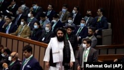 Taliban Foreign Minister Amir Khan Muttaqi, center, at a meeting of the Organization of Islamic Cooperation (file photo).