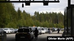 Cars coming from Russia wait in long lines at the border checkpoint between Russia and Finland near Vaalimaa on September 22, after the Kremlin announced a "partial" mobilization.