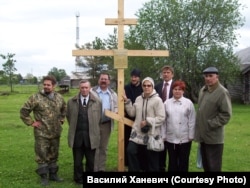 The wooden cross erected on Nazinsky Island in memory of the victims of 1933