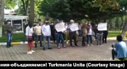 Turkmen protest against the Turkmen government outside the consulate in Istanbul on May 15, 2020.