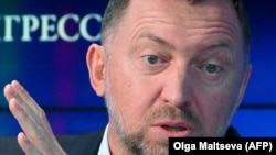 Russian aluminum magnate Oleg Deripaska (file photo)